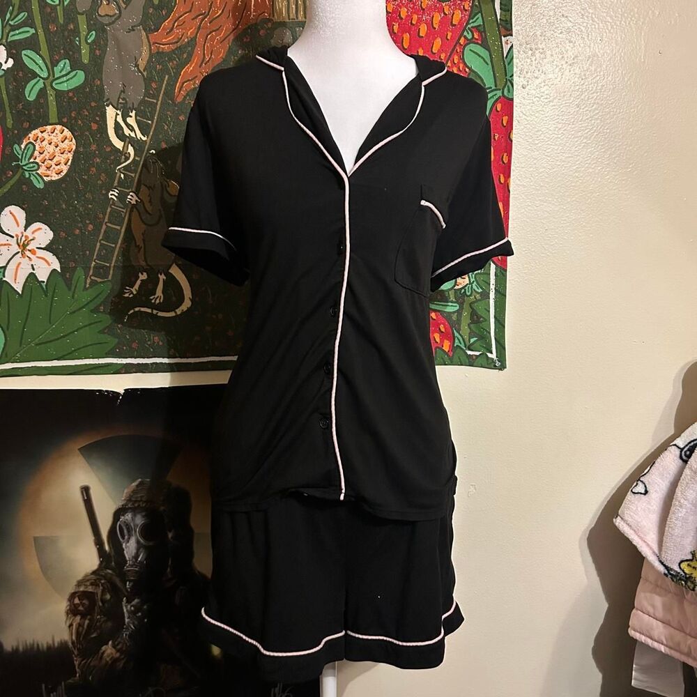 Joyspun Women's Black and Pink Pajamas